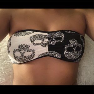 Black and white skull bandeau